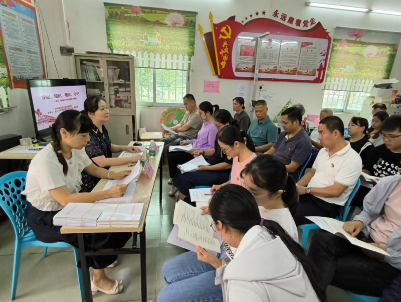 中南街：海南社區(qū)開展黨紀(jì)學(xué)習(xí)教育專題黨課暨“政治生日”主題黨日活動(dòng)（組圖1）.png