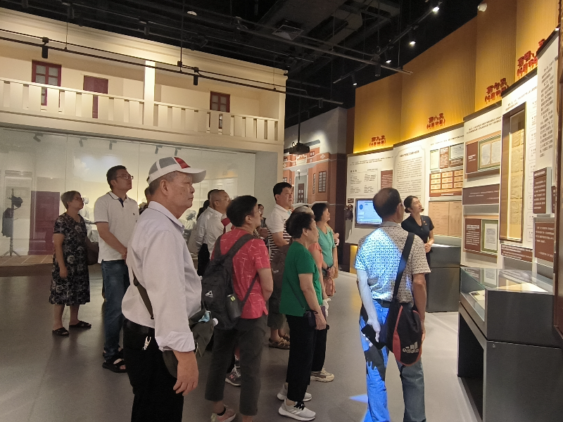 參觀中共三大會(huì)址紀(jì)念館.jpg
