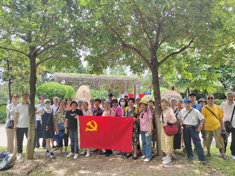 參觀白云湖崇廉園.jpg