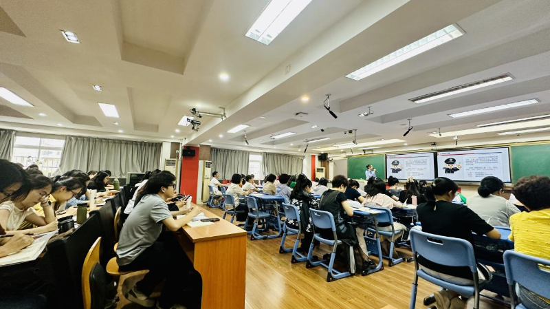 學(xué)校老師參加反詐宣講.png