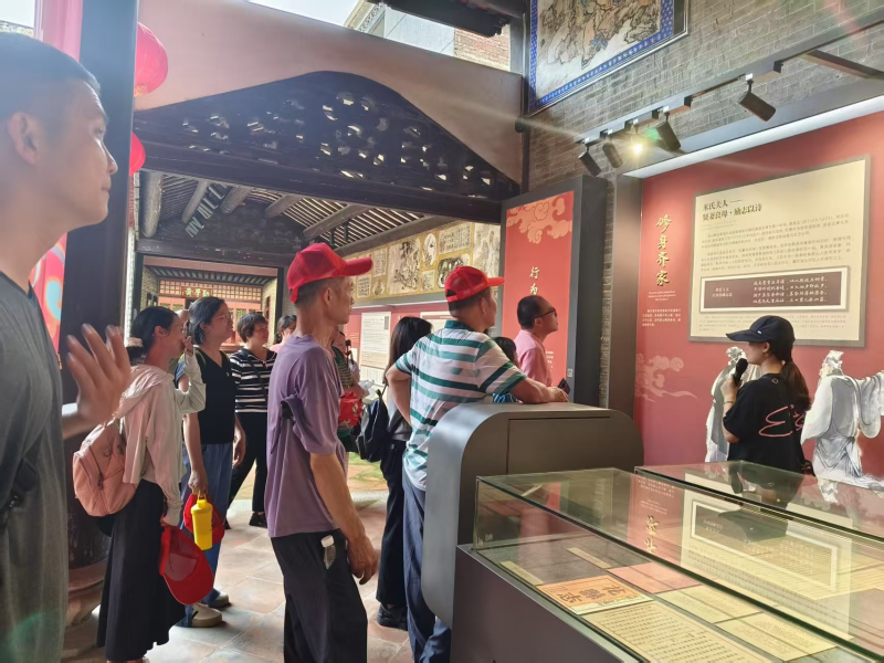 中南街：海中經(jīng)濟聯(lián)社黨總支開展“紅廉雙核固本，黨性作風(fēng)同鑄”主題黨日活動（組圖4）.png