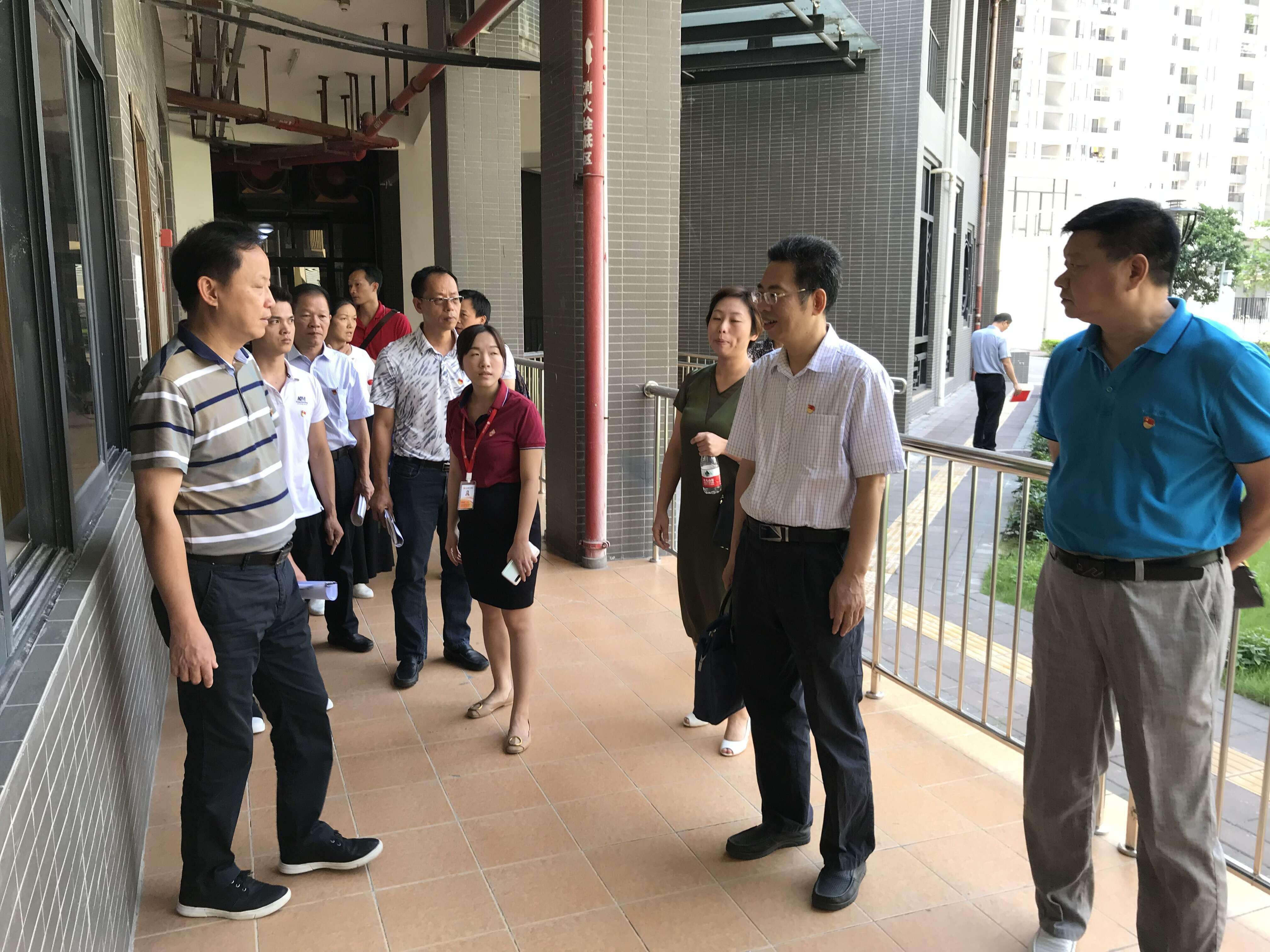 （圖：西村街領(lǐng)導(dǎo)調(diào)研和苑片區(qū)黨群服務(wù)中心建設(shè)項(xiàng)目）